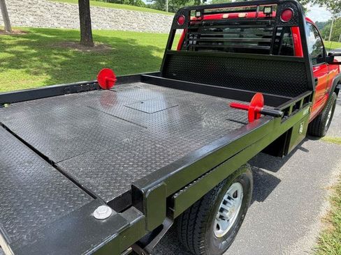 Used 2004 Chevrolet Silverado 2500 W/T w/ Heavy-Duty Power Package AWD/4WD image 12