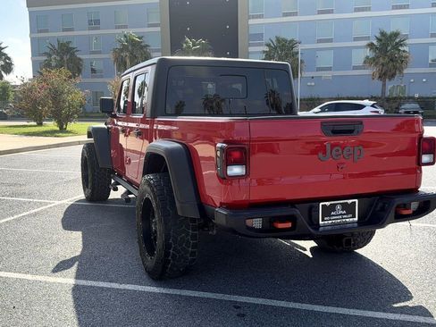 Used 2022 Jeep Gladiator Mojave w/ Trailer Tow Package AWD/4WD image 9