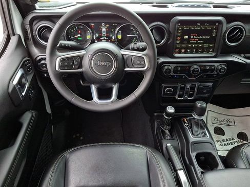 Used 2023 Jeep Wrangler Unlimited Sahara image 13