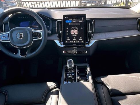 New 2026 Volvo XC90 T8 Ultra w/ Protection Package Premier image 8