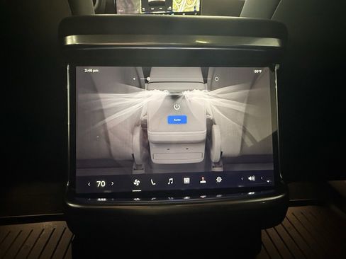 Used 2023 Tesla Model X image 19