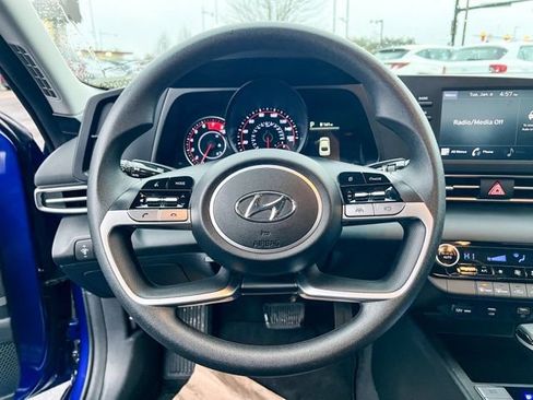 Certified 2023 Hyundai Elantra SEL image 22