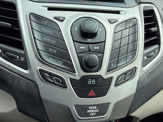 Used 2013 Ford Fiesta SE FWD image 19