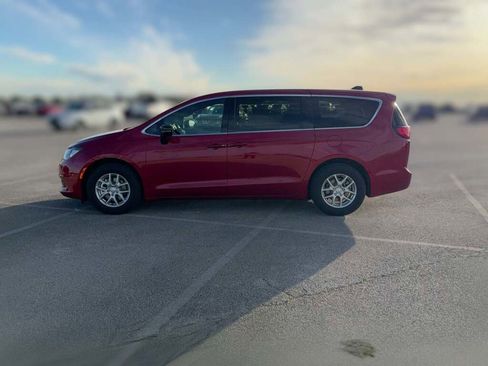 New 2026 Chrysler Voyager LX image 6