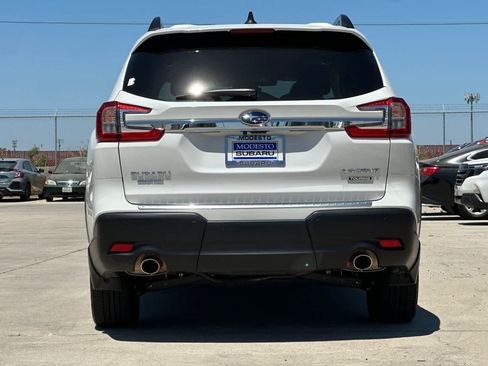 Used 2025 Subaru Ascent Touring w/ Popular Package #1 AWD/4WD image 4