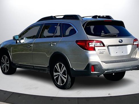 Used 2019 Subaru Outback 2.5i Limited image 6