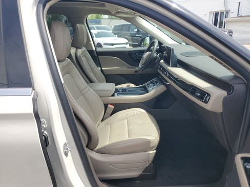 Certified 2023 Lincoln Aviator Reserve w/ Elements Package Plus AWD/4WD image 9