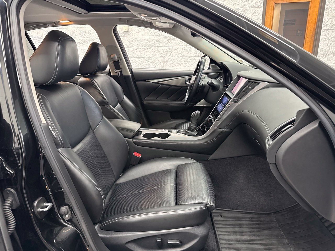 Used 2018 INFINITI Q50 Sport w/ Sensory Package (Sport) AWD/4WD image 50