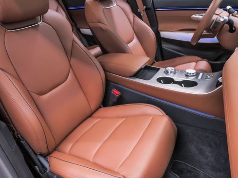 Certified 2026 Genesis GV70 2.5T Advanced image 14