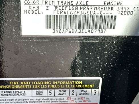 New 2025 Nissan Kicks SR image 31