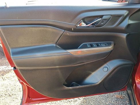 Certified 2023 GMC Acadia SLE w/ Driver Convenience Package image 14