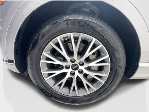 Used 2025 Genesis GV80 2.5T Standard AWD/4WD image 12