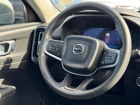 Certified 2025 Volvo XC40 B5 Core image 13