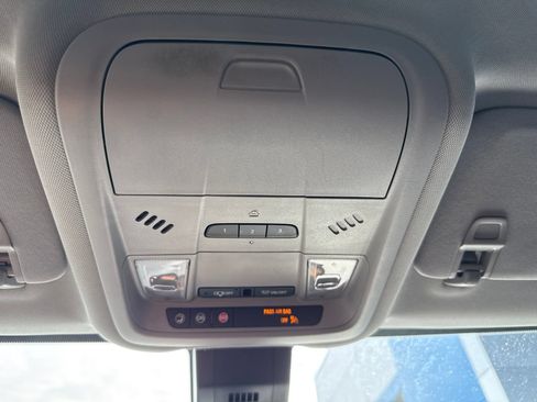 Used 2020 Chevrolet Equinox LT AWD/4WD image 27