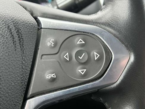 Used 2021 Chevrolet Traverse LT image 28