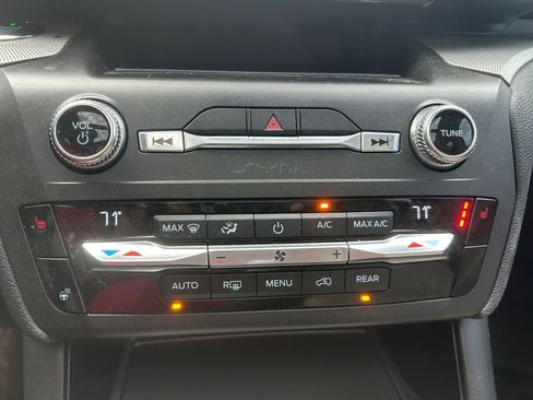 Used 2020 Ford Explorer XLT w/ Equipment Group 202A image 22