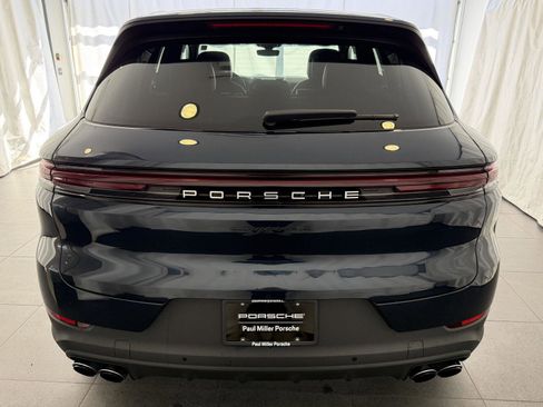 Used 2025 Porsche Cayenne S image 8
