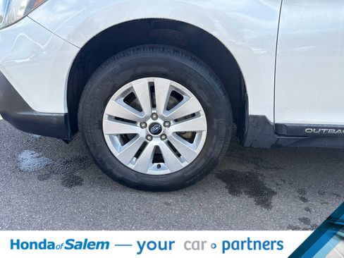 Used 2019 Subaru Outback 2.5i Premium AWD/4WD image 8