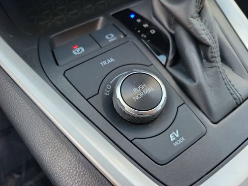 Used 2023 Toyota RAV4 XLE image 22