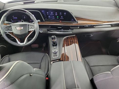 Used 2023 Cadillac Escalade Premium Luxury w/ LPO, Radiant Package AWD/4WD image 16