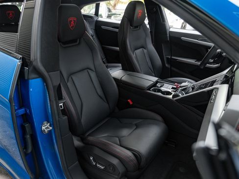 Used 2020 Lamborghini Urus image 22