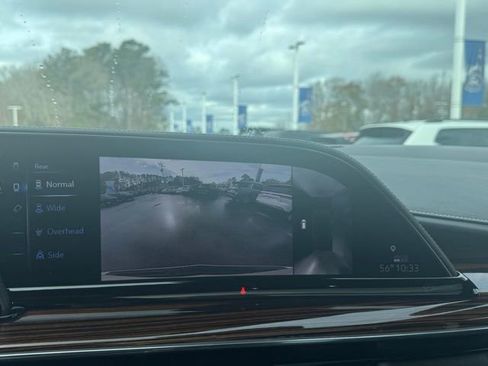 Used 2023 Cadillac Escalade Premium Luxury image 13