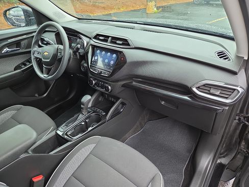 Used 2023 Chevrolet TrailBlazer LT w/ Convenience Package FWD image 18