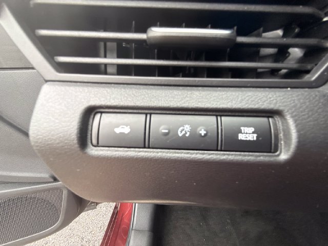 Used 2025 Nissan Altima 2.5 SV FWD image 15