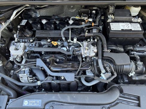 Used 2025 Toyota Corolla LE FWD image 31