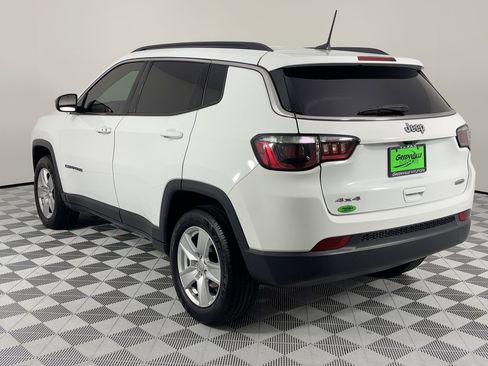Used 2022 Jeep Compass Latitude image 3