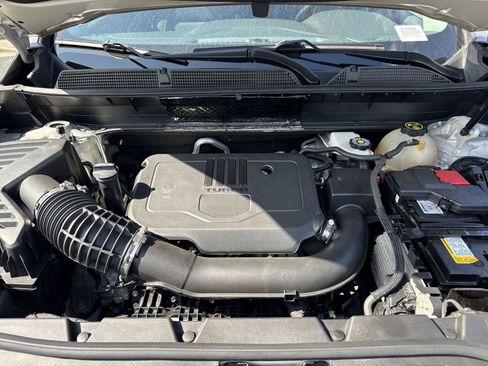 Used 2022 GMC Acadia SLE w/ Driver Convenience Package image 33