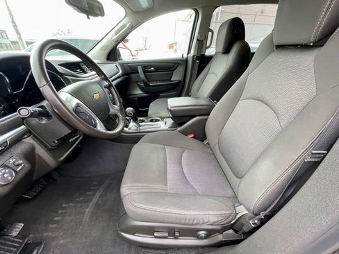 Used 2017 Chevrolet Traverse LT image 15