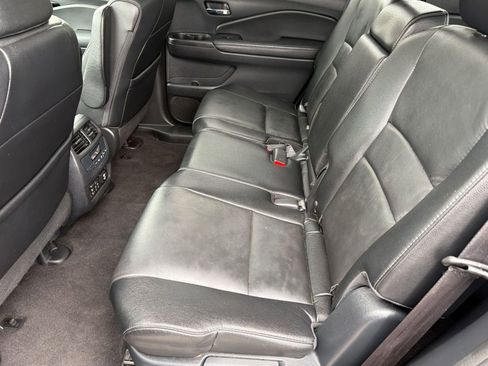 Used 2017 Honda Pilot Touring image 22