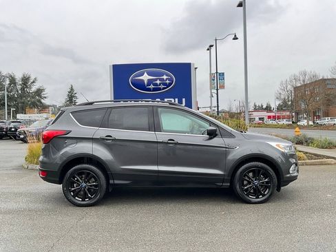 Used 2019 Ford Escape SEL image 10