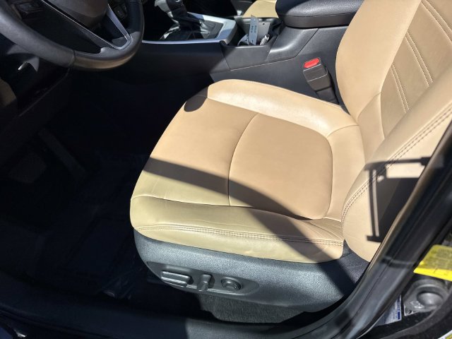 Used 2022 Toyota RAV4 XLE Premium AWD/4WD image 15