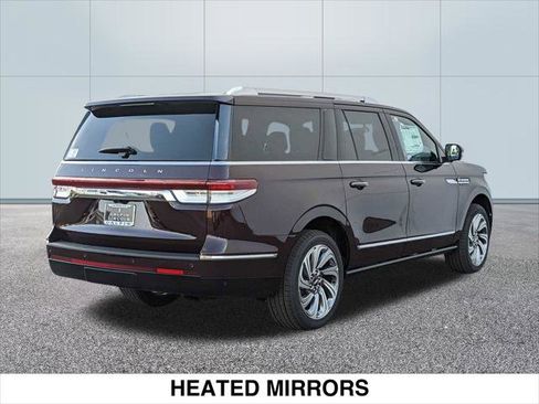 Used 2024 Lincoln Navigator L Reserve image 3