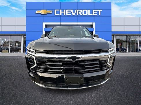 Certified 2025 Chevrolet Suburban LS w/ LPO, Dark Essentials Package image 7