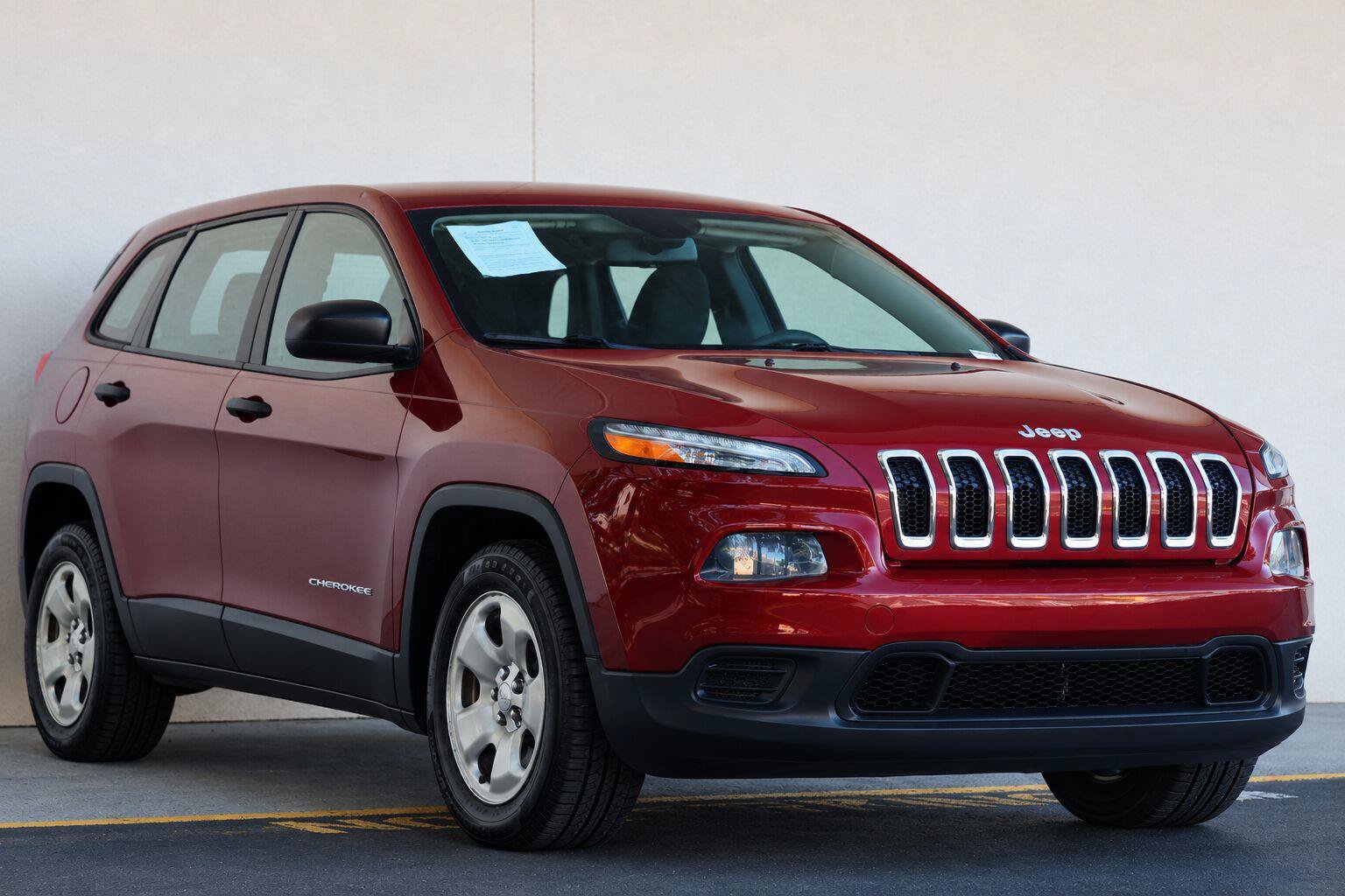 Used 2014 Jeep Cherokee Sport FWD image 7
