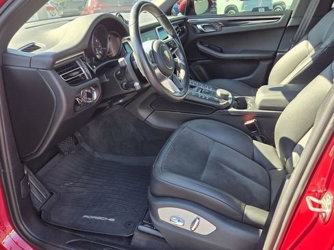 Used 2021 Porsche Macan image 10
