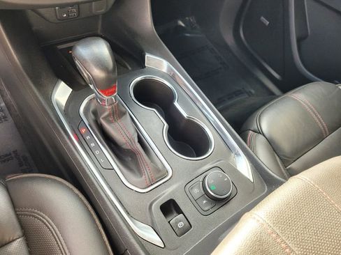 Used 2022 Chevrolet Traverse RS image 30