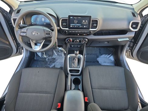 Used 2024 Hyundai Venue SE image 15
