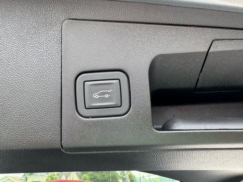 Used 2025 Cadillac XT5 Premium Luxury w/ LPO, Floor Liner Package AWD/4WD image 27