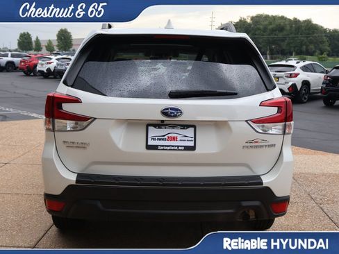 Used 2020 Subaru Forester Premium AWD/4WD image 5