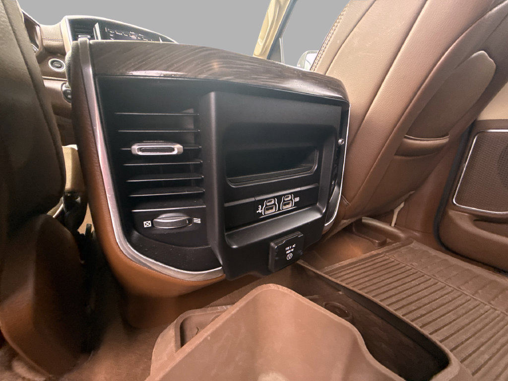 Used 2019 RAM 1500 Laramie AWD/4WD image 14