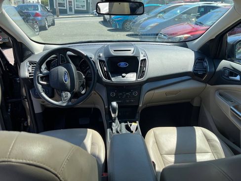 Used 2018 Ford Escape SEL w/ Ford Safe & Smart Package AWD/4WD image 10