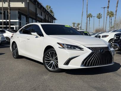Used 2024 Lexus ES 300h w/ Premium Package