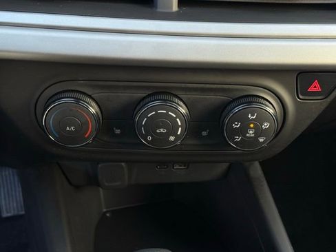 Used 2024 Chevrolet Trax LS w/ LS Convenience Package image 21