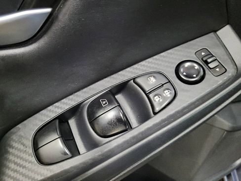 Used 2025 Nissan Sentra SV FWD image 27