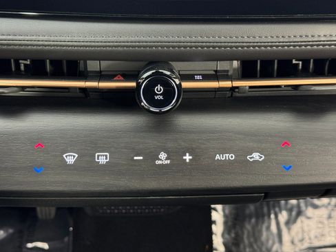 Used 2023 Nissan Ariya FWD image 26