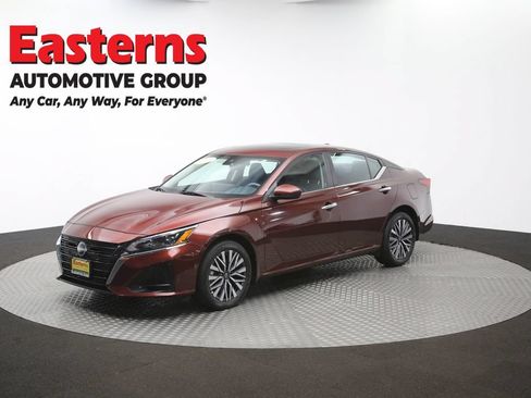 Used 2024 Nissan Altima 2.5 SV w/ SV Premium Package AWD/4WD image 57